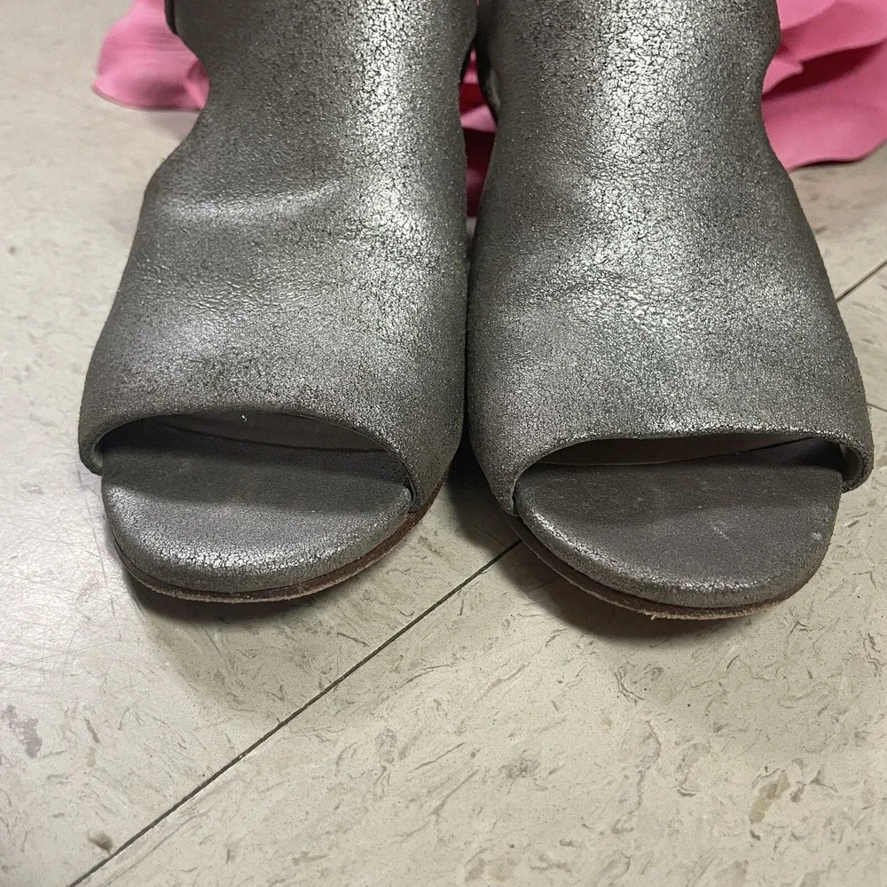 EILEEN FISHER Iris Metallic Leather Ankle Strap Block Heel Sandals Womens Sz 6.5